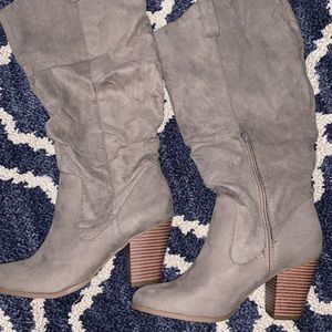 Maurice’s womans boots